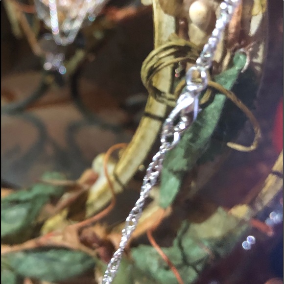 18” Silver Twisted Chain W/Double Heart ❤️ ChARm♾ - Picture 6 of 7